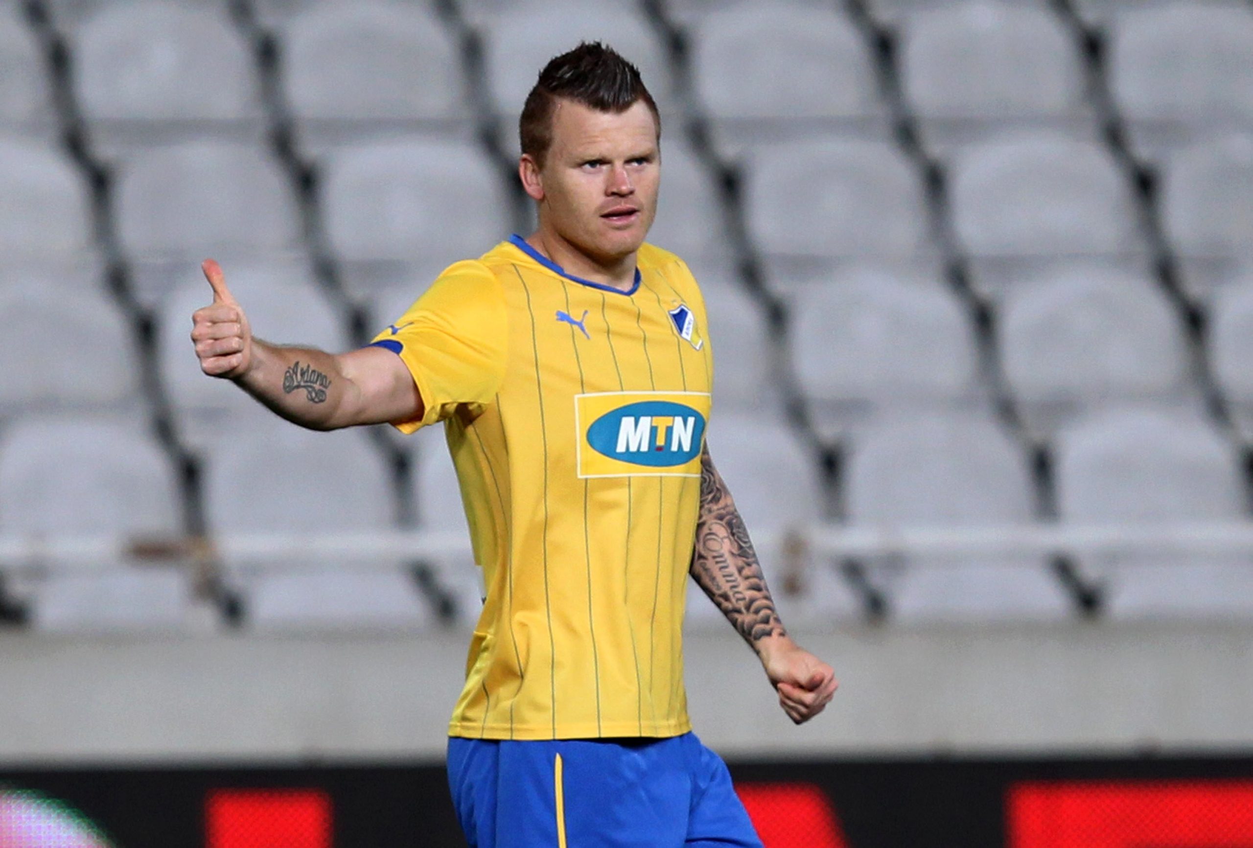 Matias Riise Riisnes Δεν χάνει ευκαιρία... - www.monoapoel.com Το πορτοκαλί site. Παρασκήνιο ...